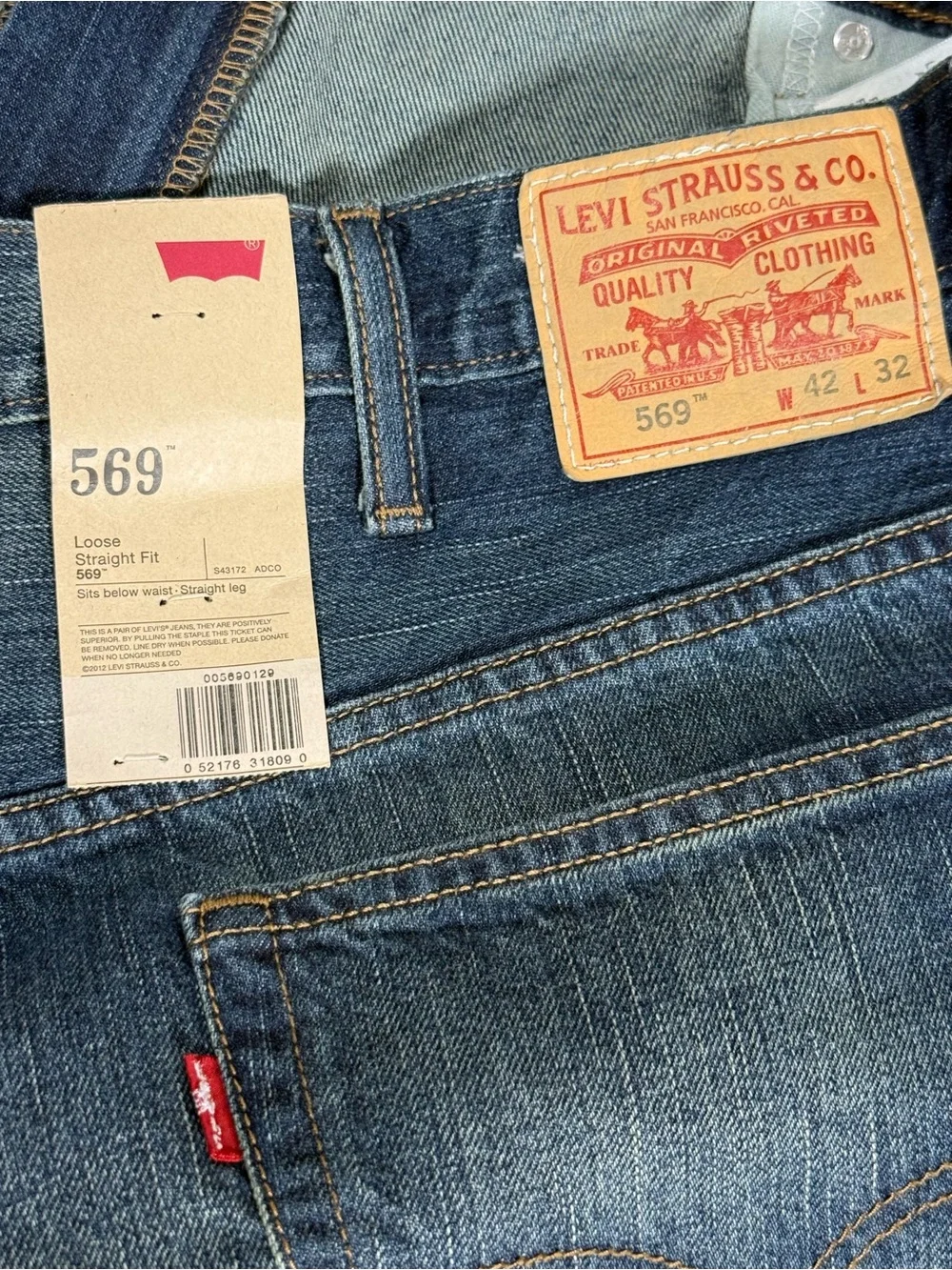 Levi’s 569 Loose Straight Jeans 42x32 Medium Wash Skater Cotton Denim Casual NWT